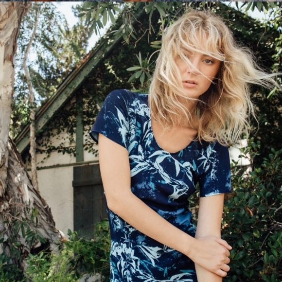 Novella Royale Floral Hawaiian Print Blue Asymmetrical Maxi Short Sleeve Dress - Picture 2 of 11